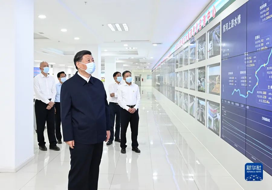 习近平在内蒙古巴彦淖尔考察并主持召开座谈会
