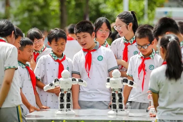 “孩子们成长得更好,是我们最大的心愿”——以习近平同志为核心的党中央关心少年儿童成长和少先队工作纪实 图片