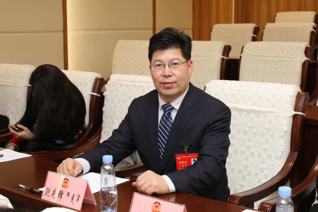 【委员风采】鄂尔多斯市康巴什区政协委员鲍先锋: 勇于创新 公证为民