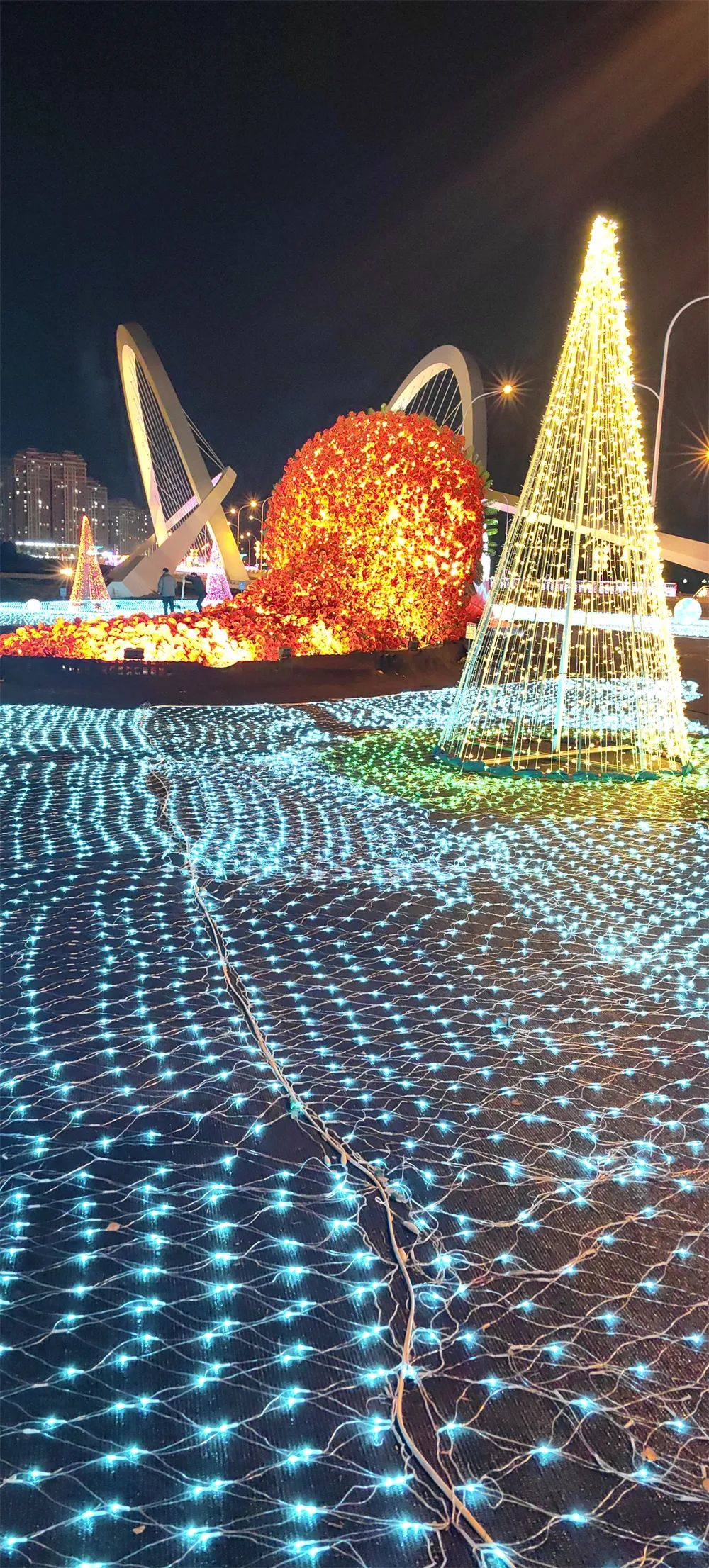 康巴什灯火夜景图鉴丨年味满溢每寸街巷，再不逛就来不及啦！