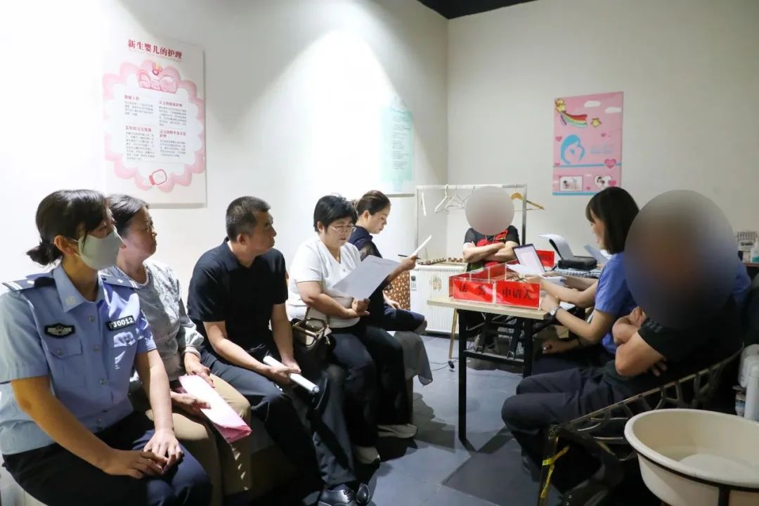 康巴什区人民检察院司法警察 “四项举措”筑牢检察听证安全屏障 康巴什区人民检察院司法警察 “四项举措”筑牢检察听证安全屏障